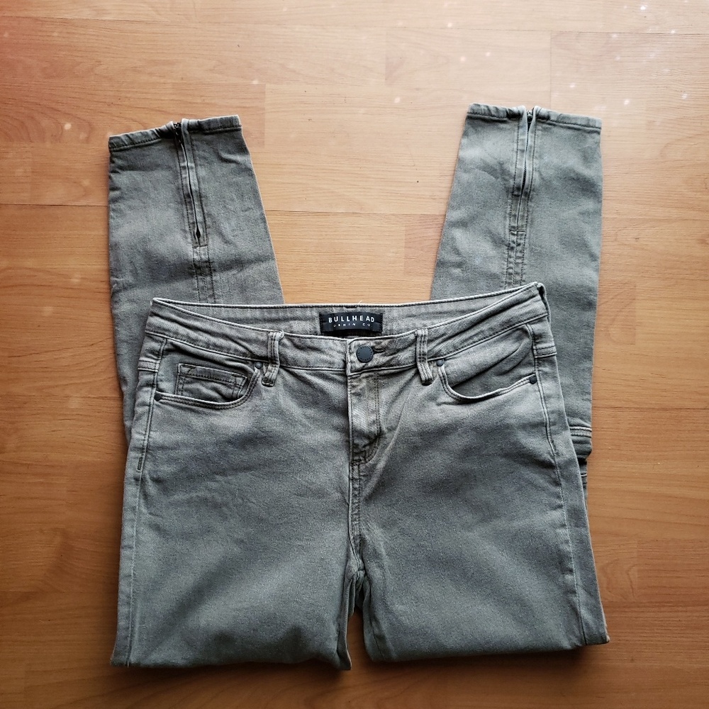 Stretchy cargo style pants